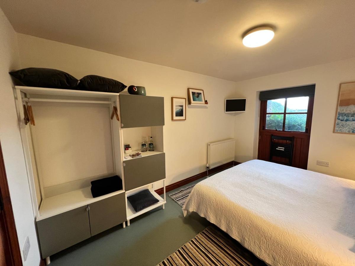 Lands End Hostel And B&B Sennen Bagian luar foto