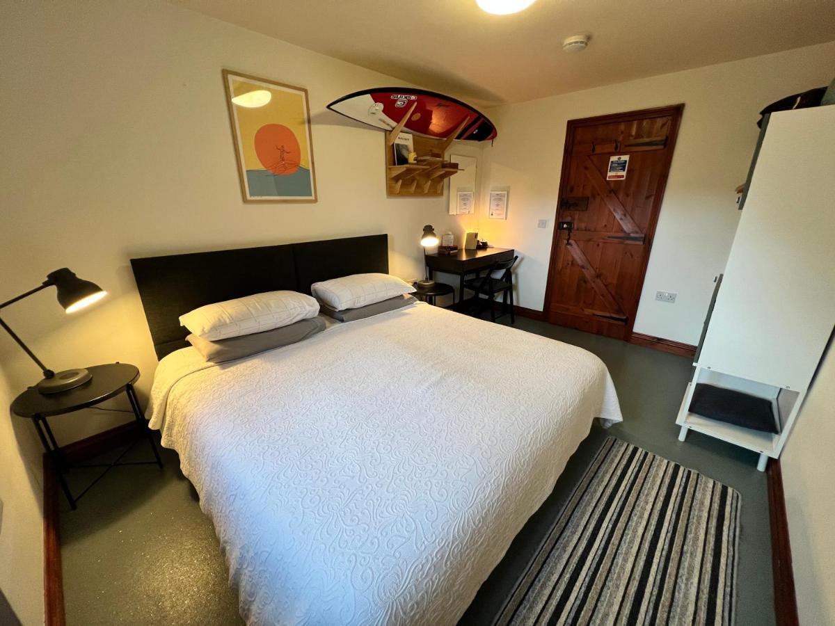 Lands End Hostel And B&B Sennen Bagian luar foto