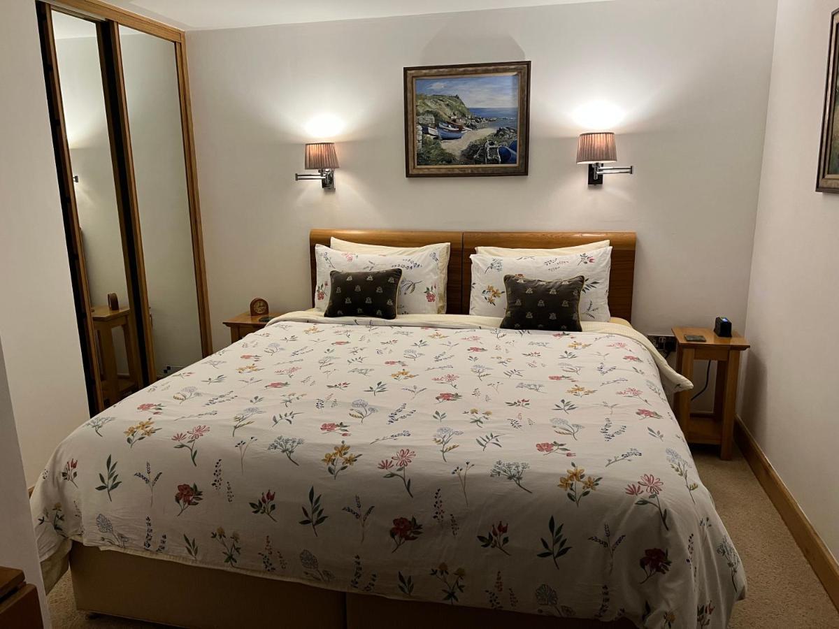 Lands End Hostel And B&B Sennen Bagian luar foto