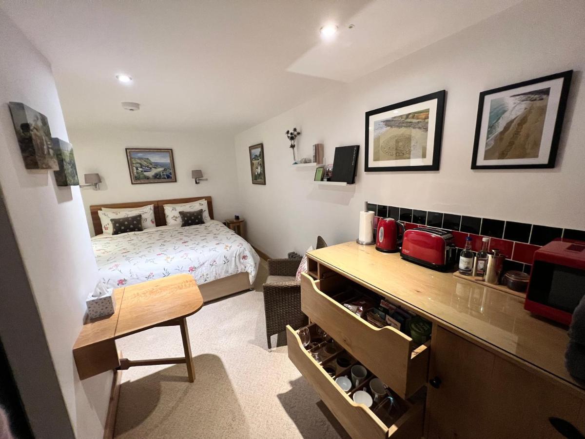 Lands End Hostel And B&B Sennen Bagian luar foto